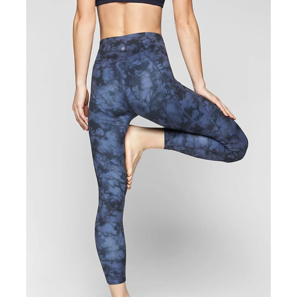 Athleta TIE DYE SALUTATION 7/8 TIGHT IN POWERVITA - Picture 1 of 6